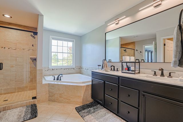 7 Tournament Drive S, Hawthorn Woods, IL 60047
