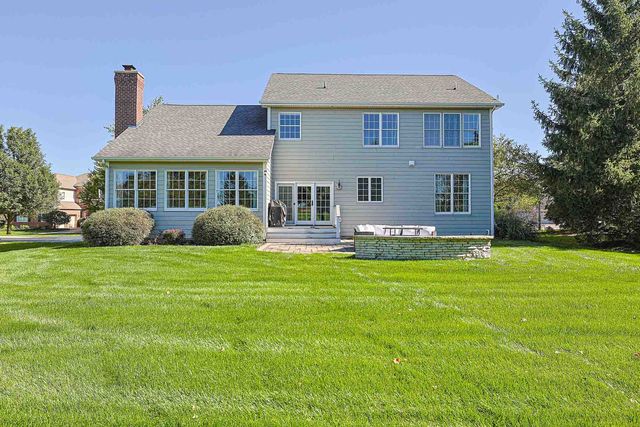 7 Tournament Drive S, Hawthorn Woods, IL 60047