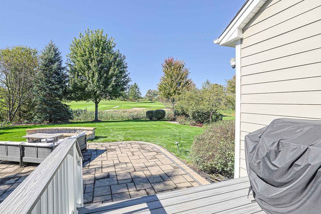 7 Tournament Drive S, Hawthorn Woods, IL 60047