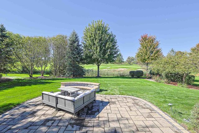 7 Tournament Drive S, Hawthorn Woods, IL 60047