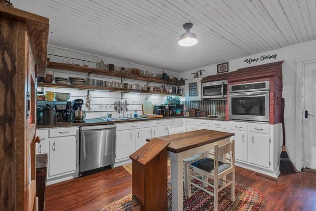 11594 Beersheba Hwy, Mcminnville, TN 37110