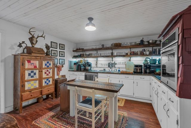 11594 Beersheba Hwy, Mcminnville, TN 37110