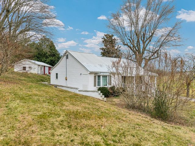 11594 Beersheba Hwy, Mcminnville, TN 37110