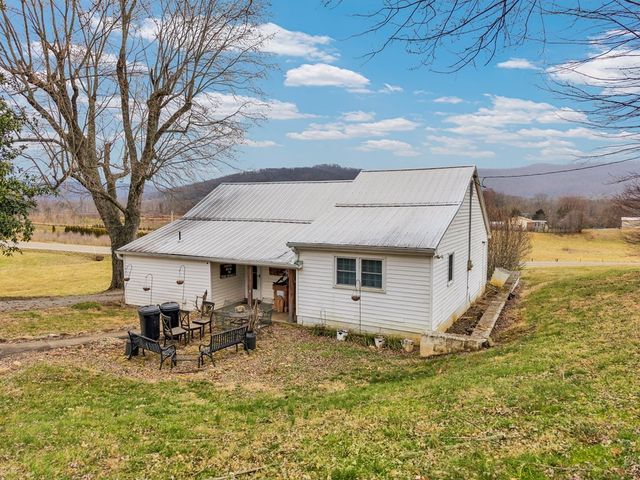 11594 Beersheba Hwy, Mcminnville, TN 37110