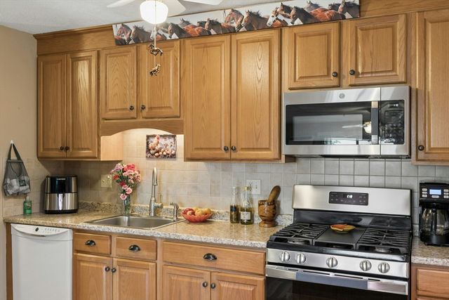 395 Merrimack St 42, Methuen, MA 01844