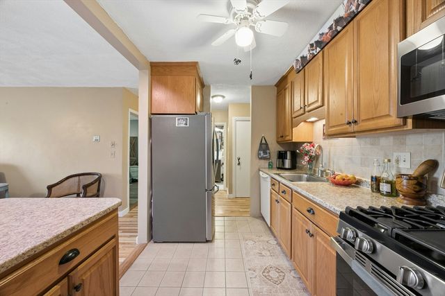395 Merrimack St 42, Methuen, MA 01844