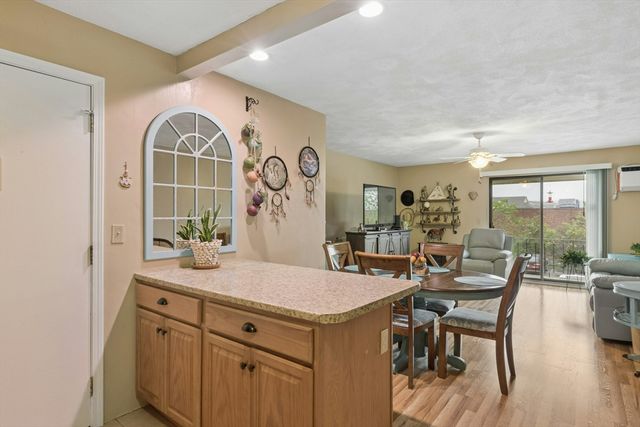 395 Merrimack St 42, Methuen, MA 01844