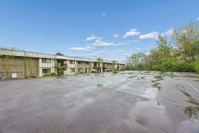 395 Merrimack St 42, Methuen, MA 01844