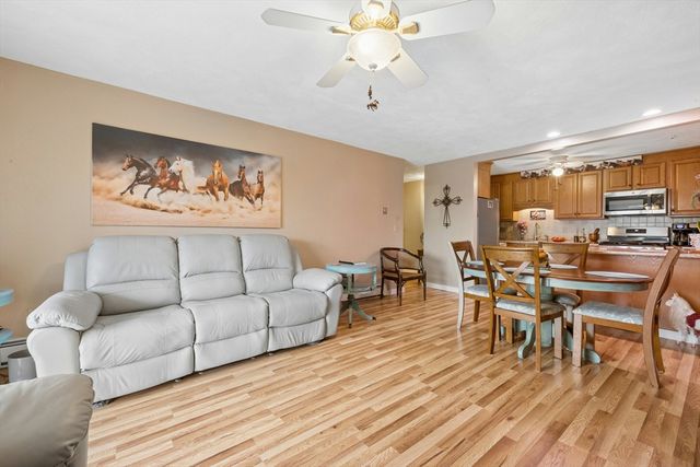 395 Merrimack St 42, Methuen, MA 01844