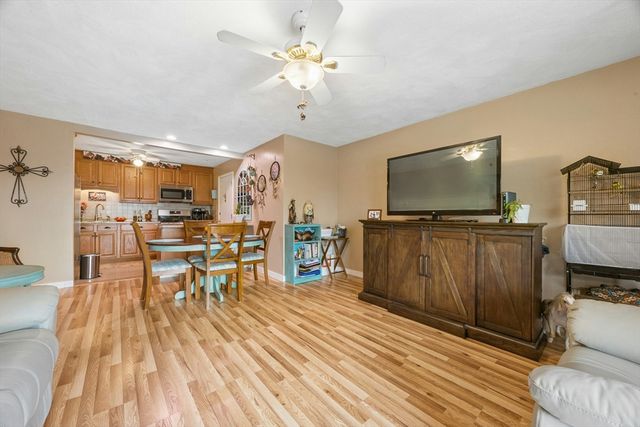 395 Merrimack St 42, Methuen, MA 01844