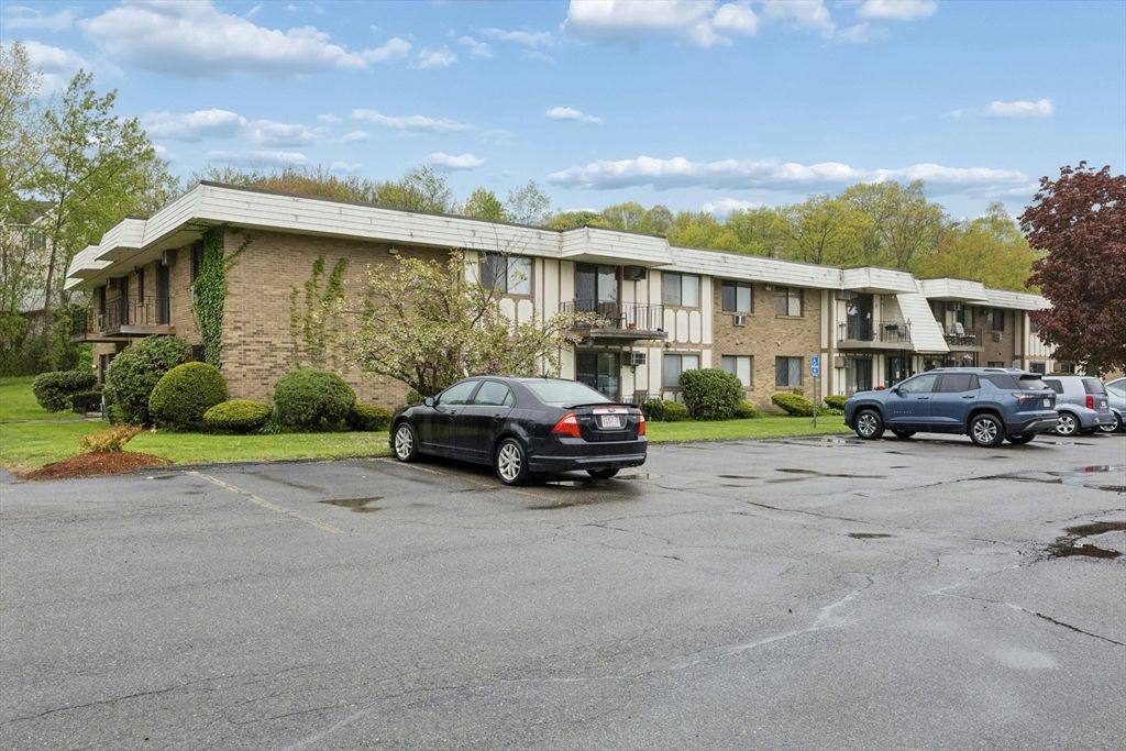 395 Merrimack St 42, Methuen, MA 01844