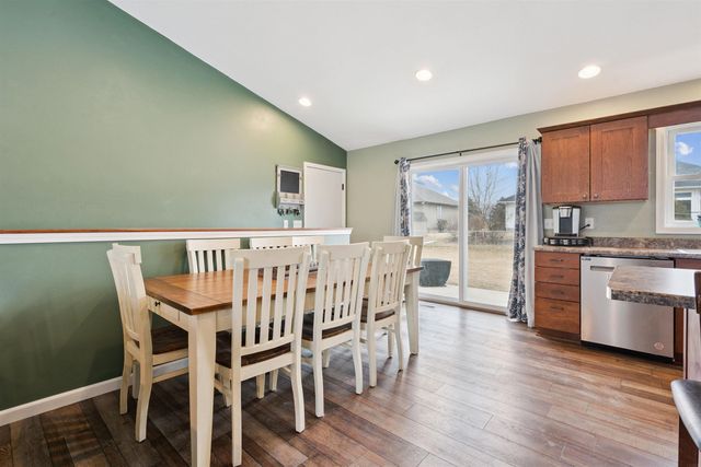 703 Juniper Drive, Independence, IA 50644