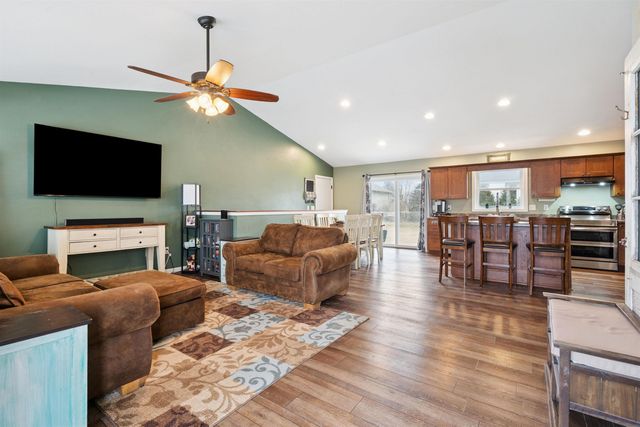 703 Juniper Drive, Independence, IA 50644