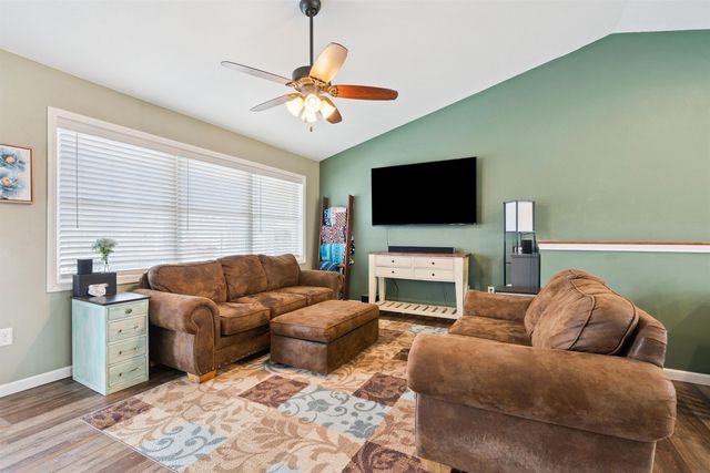 703 Juniper Drive, Independence, IA 50644