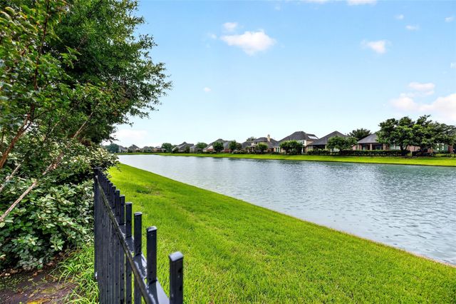26303 Serenity Oaks Drive, Richmond, TX 77406