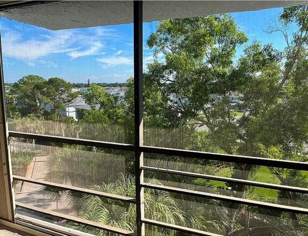 4640 W Lucerne Lakes Blvd Boulevard 505, Lake Worth, FL 33467