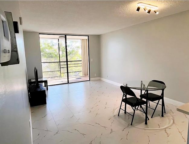 4640 W Lucerne Lakes Blvd Boulevard 505, Lake Worth, FL 33467