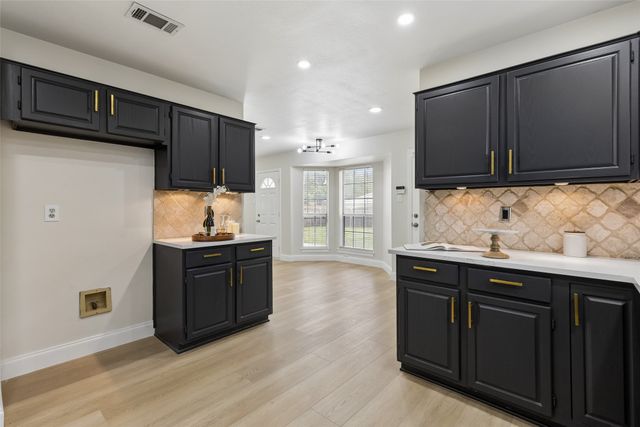 2069 Cameo Drive, Lewisville, TX 75067