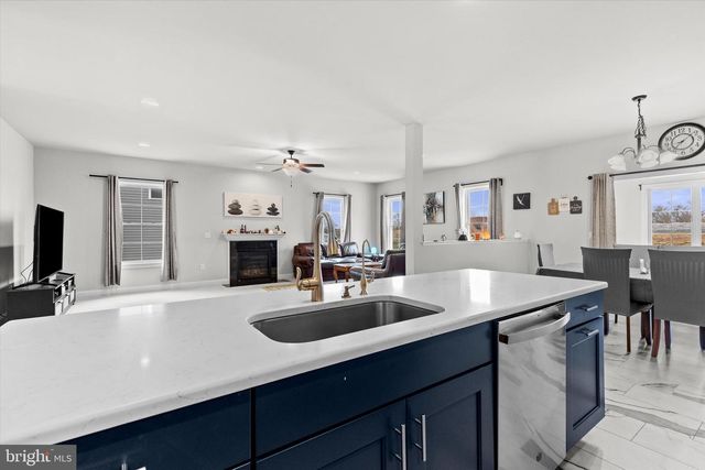 182 MAGNOLIA DR, Middletown, PA 17057