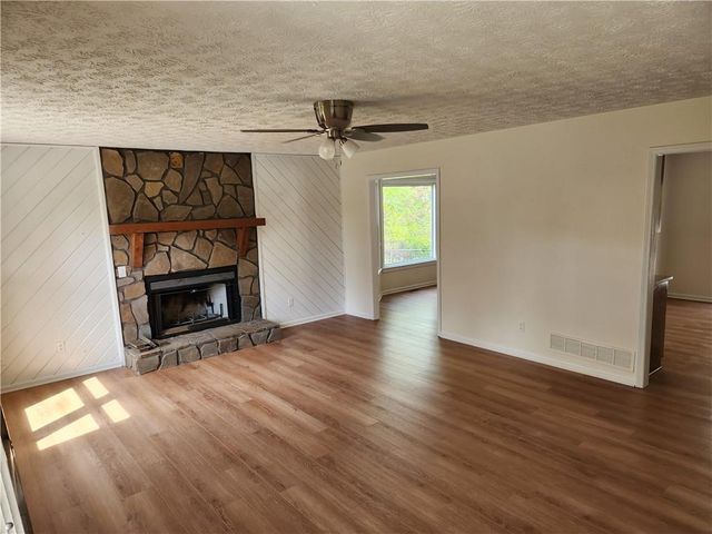 161 Village Court, Woodstock, GA 30188