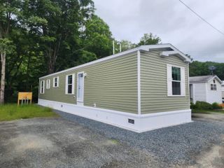 9 Walnut Street, Hartford, VT 05088