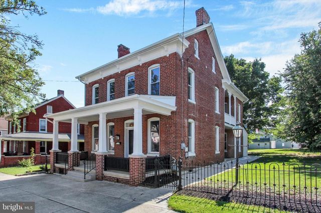 627 BROADWAY, Hanover, PA 17331