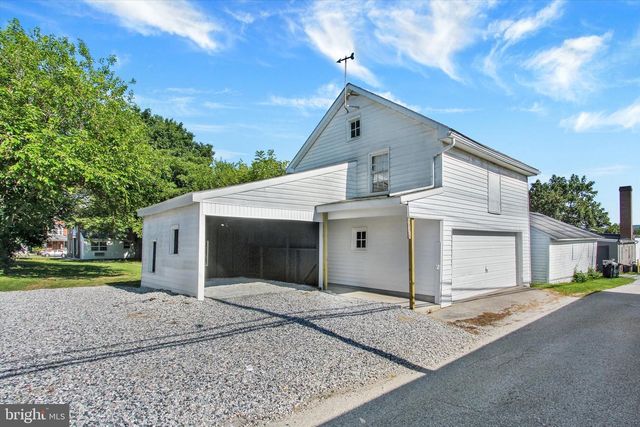 627 BROADWAY, Hanover, PA 17331