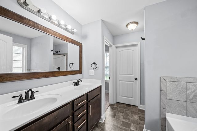 771 Banister Dr, Clarksville, TN 37042