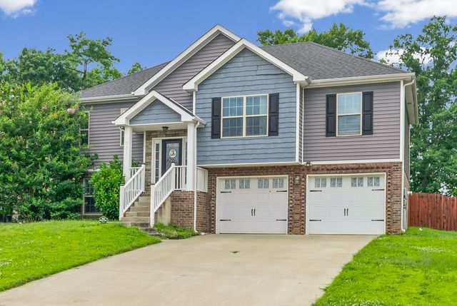771 Banister Dr, Clarksville, TN 37042