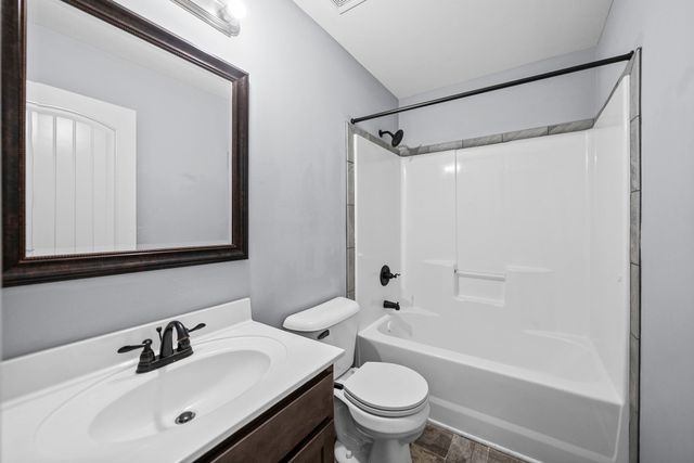 771 Banister Dr, Clarksville, TN 37042