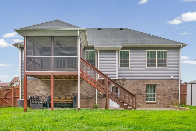 771 Banister Dr, Clarksville, TN 37042