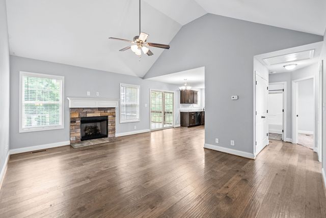 771 Banister Dr, Clarksville, TN 37042