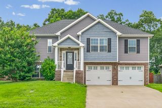 771 Banister Dr, Clarksville, TN 37042