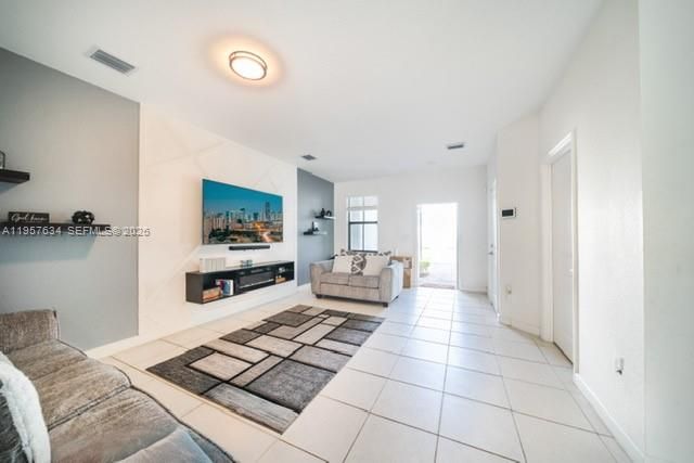 492 NW 203rd Ter, Miami Gardens, FL 33169