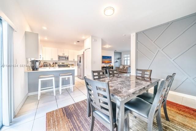 492 NW 203rd Ter, Miami Gardens, FL 33169