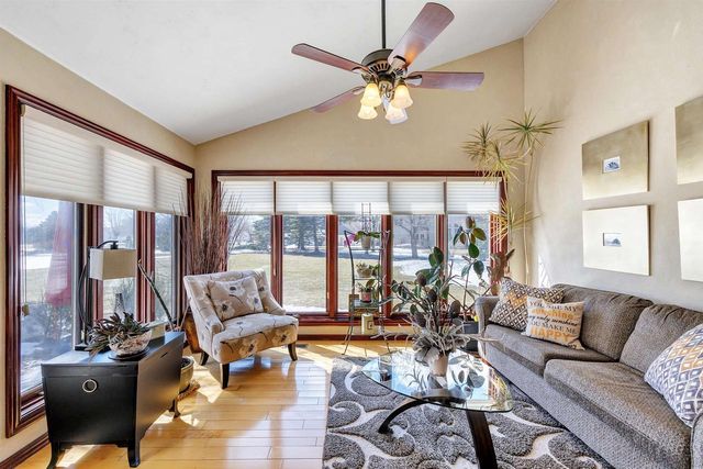 1642 DIAMOND DRIVE, Green Bay, WI 54311