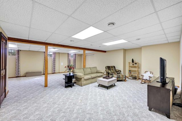 1642 DIAMOND DRIVE, Green Bay, WI 54311