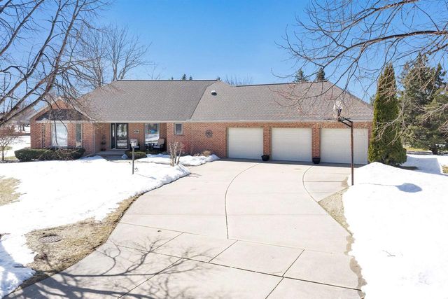 1642 DIAMOND DRIVE, Green Bay, WI 54311