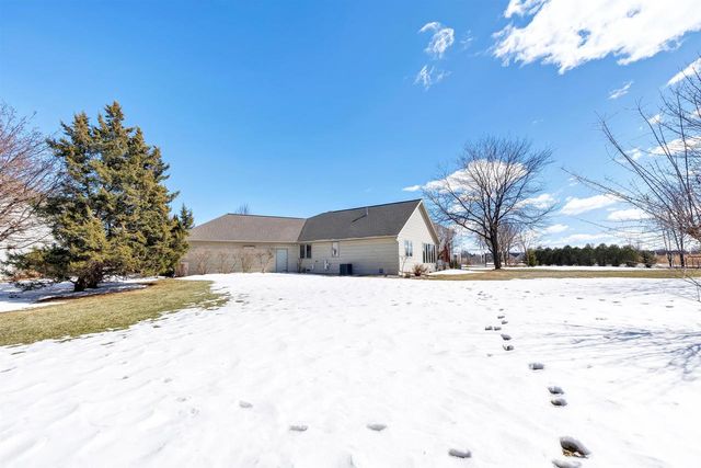 1642 DIAMOND DRIVE, Green Bay, WI 54311