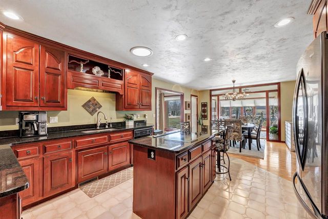 1642 DIAMOND DRIVE, Green Bay, WI 54311