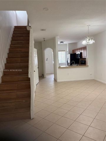 8831 S Isles Cir, Tamarac, FL 33321