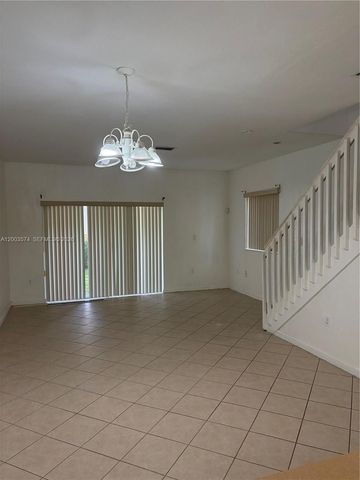8831 S Isles Cir, Tamarac, FL 33321