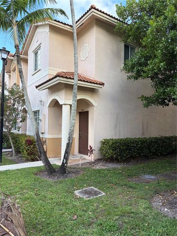 8831 S Isles Cir, Tamarac, FL 33321