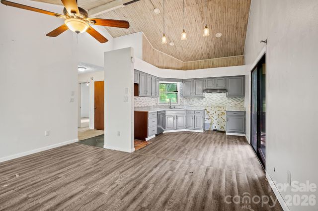 53 Wanoca Avenue, Asheville, NC 28803