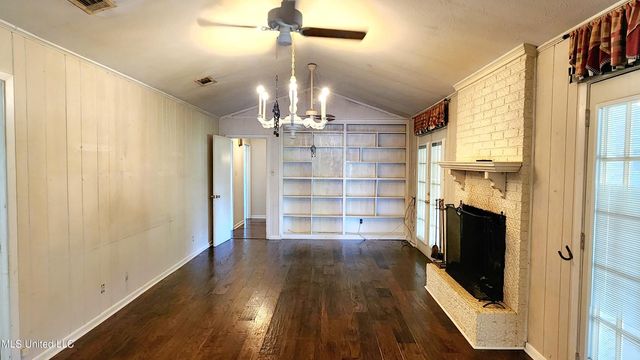 300 Lindberg Avenue, Natchez, MS 39120