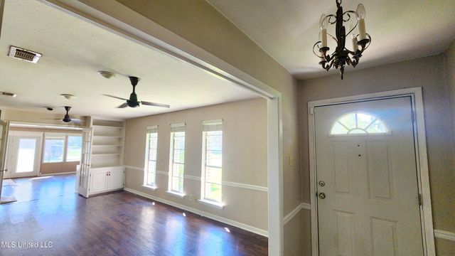 300 Lindberg Avenue, Natchez, MS 39120