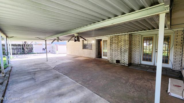 300 Lindberg Avenue, Natchez, MS 39120