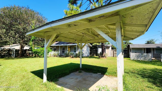 300 Lindberg Avenue, Natchez, MS 39120