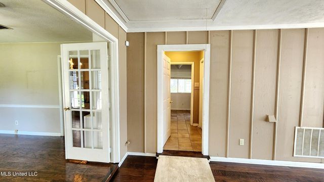 300 Lindberg Avenue, Natchez, MS 39120
