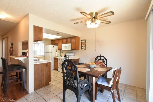 5851 Medallion Drive 101, Las Vegas, NV 89122